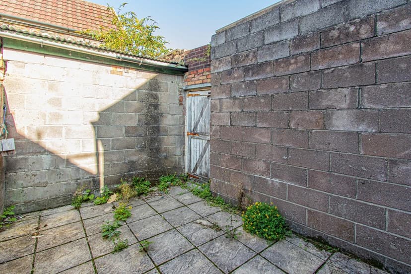 GF, 163 Glenroy Street - Image 7