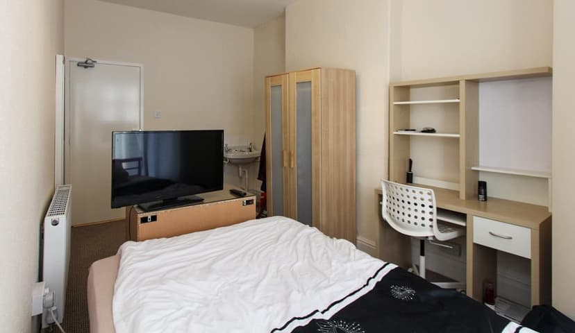 111 Malefant Street - Image 8