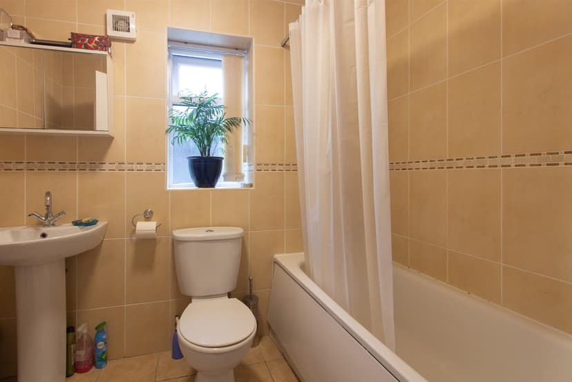 2, 162 Richmond Road - Image 5