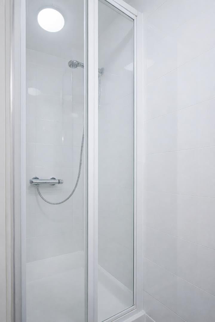 14 Treherbert Street - Image 6