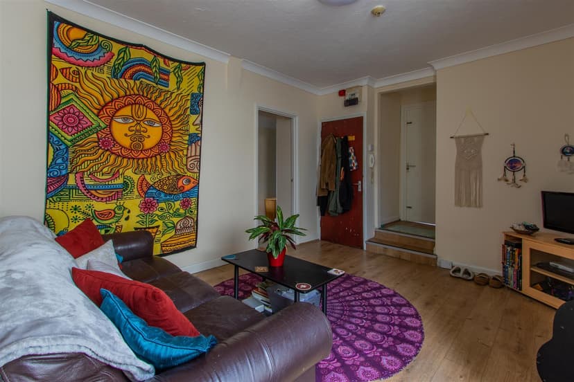 2, 15 Northcote Street - Image 2