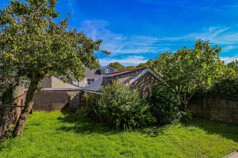 10 Windermere Avenue - Image 13