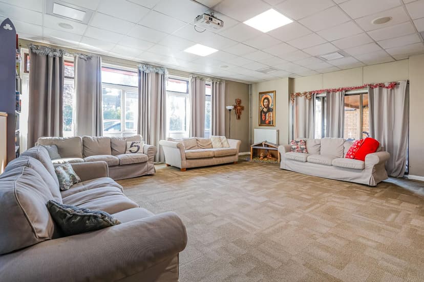 Room F15, St. Bernadette, Newman Hall Colum Road - Image 3