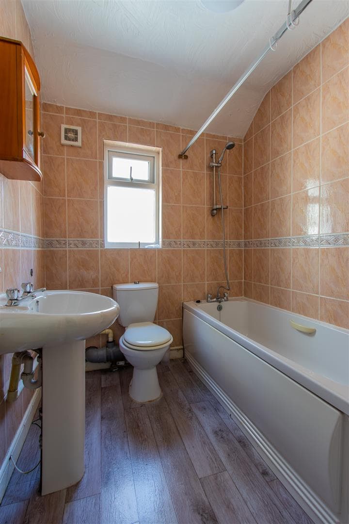 Flat 3, 15 Northcote Street - Image 8