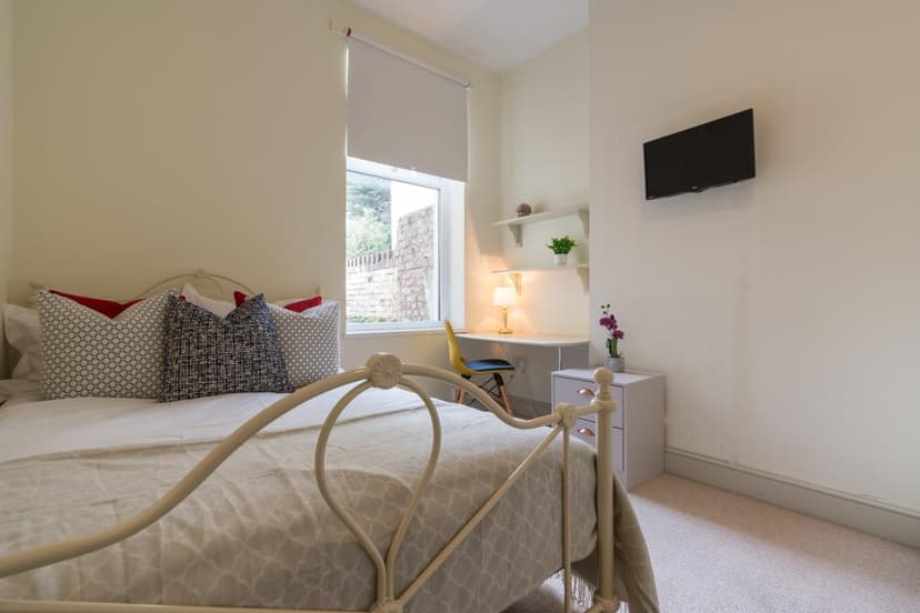 22 Glenroy Street - Image 6