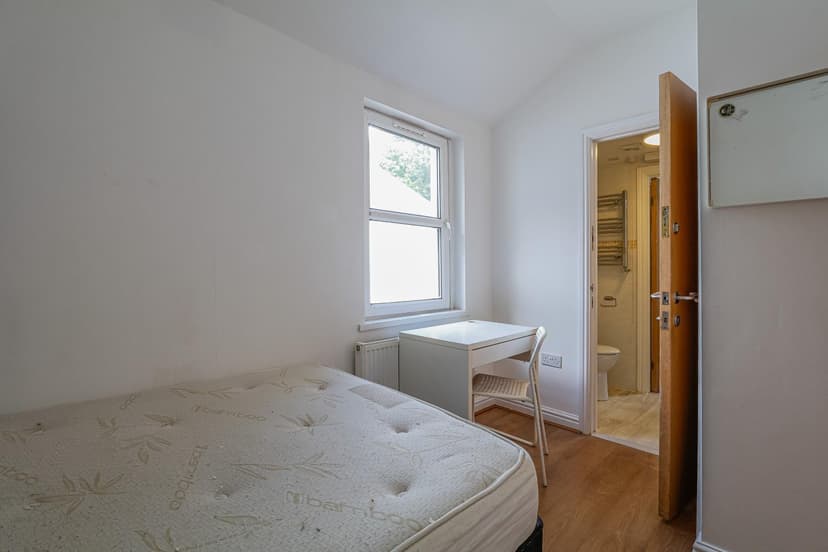 ROOMS, 92 Colum Road - Image 17