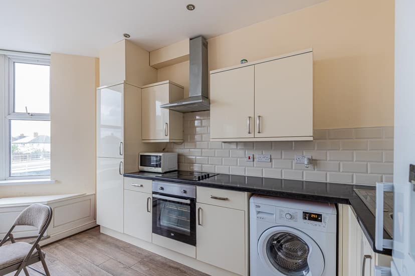 3, 272 North Road - Image 5