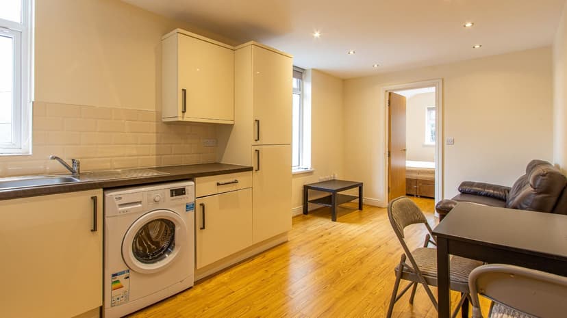 1B Glynrhondda Street - Image 3