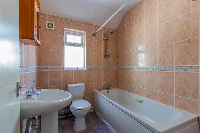 Flat 3, 15 Northcote Street - Image 7