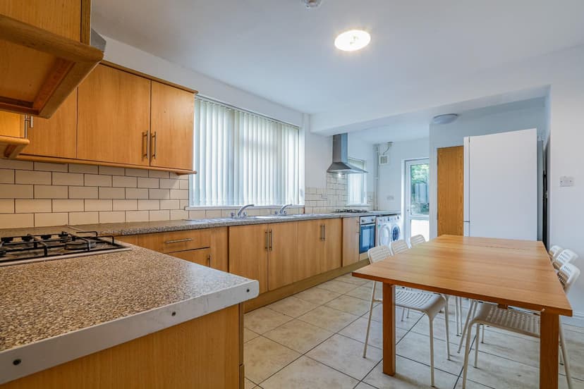 ROOMS, 92 Colum Road - Image 1