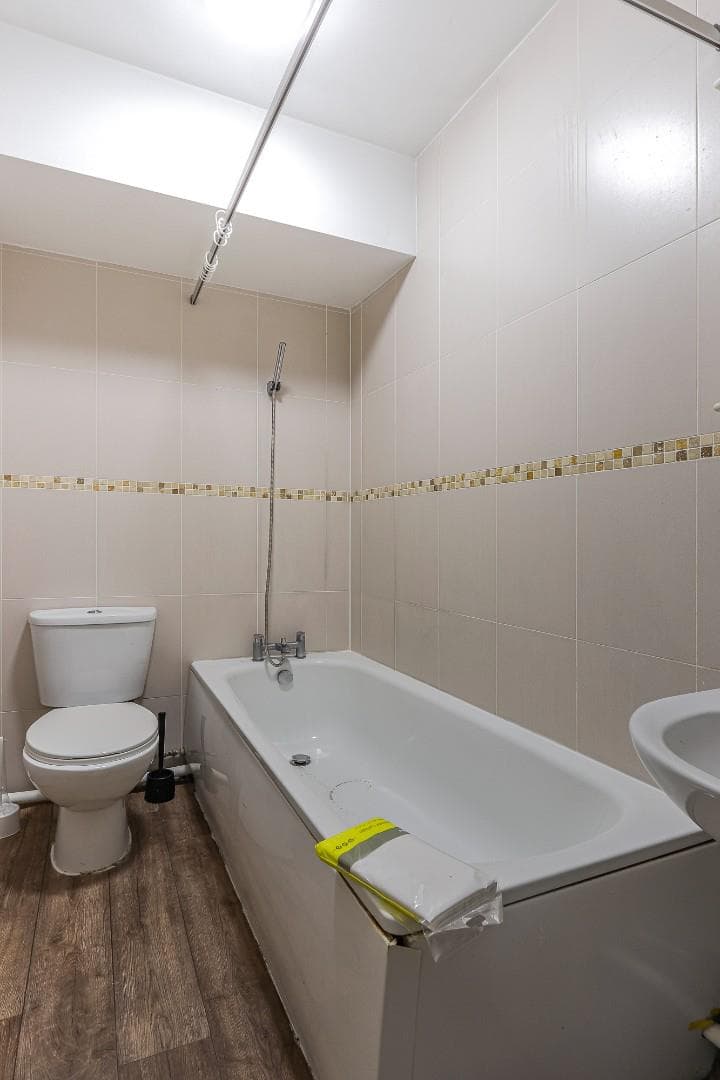 4, 128 Richmond Road - Image 5