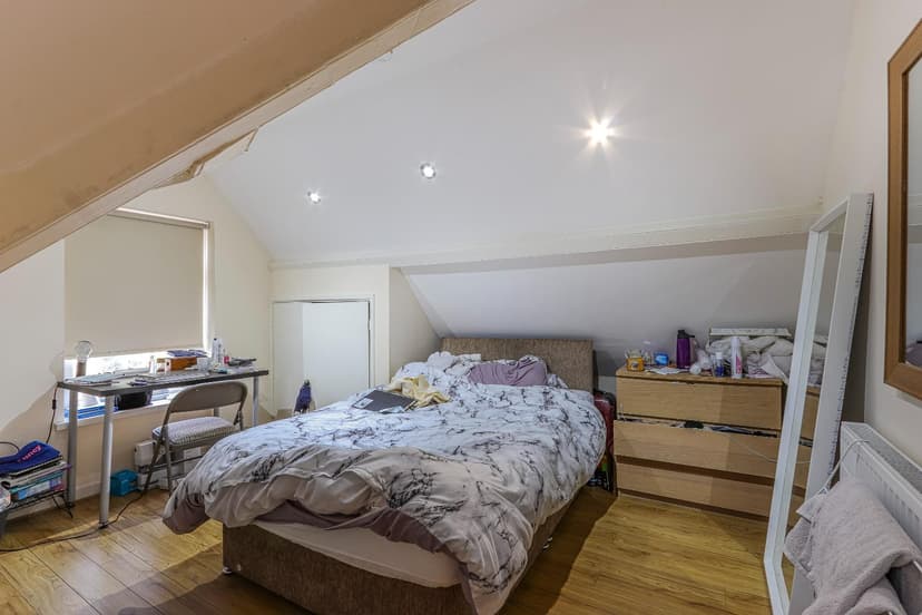 4, 34 Gordon Road - Image 7