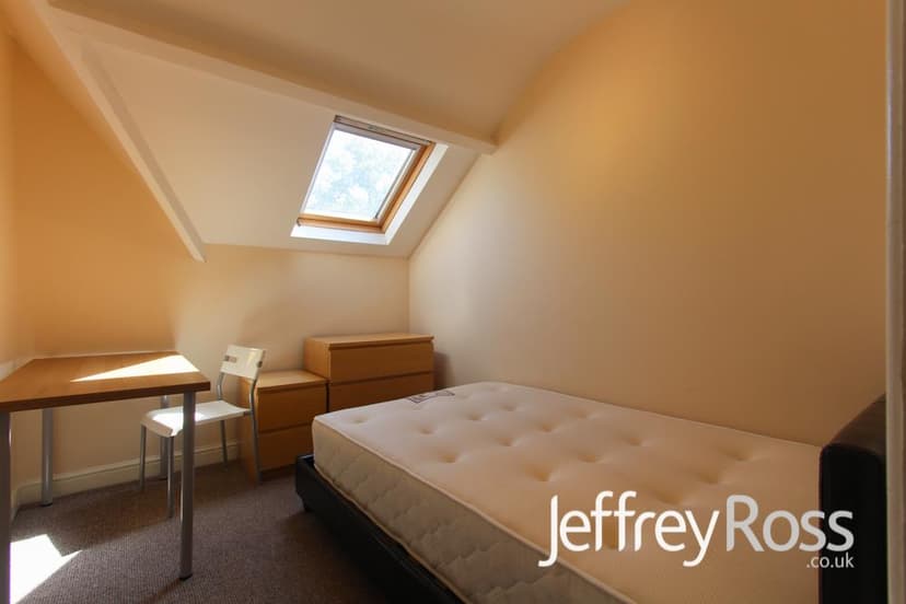 2, 185 Richmond Road - Image 10