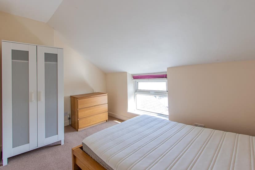 5, 11 Northcote Street - Image 4