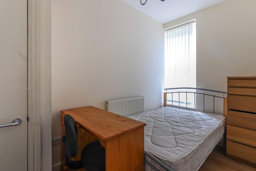 4, 128 Richmond Road - Image 6