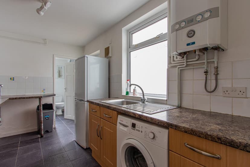 48 Daniel Street - Image 4