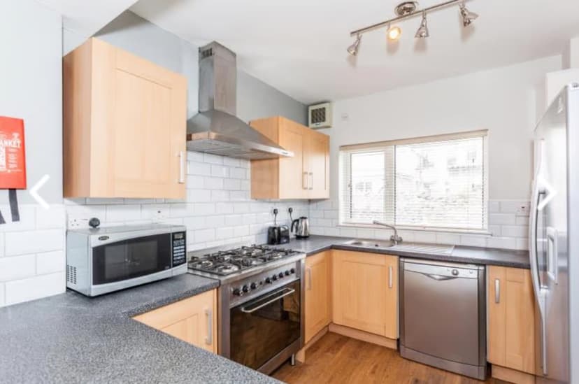 46 Manor Street - Image 2