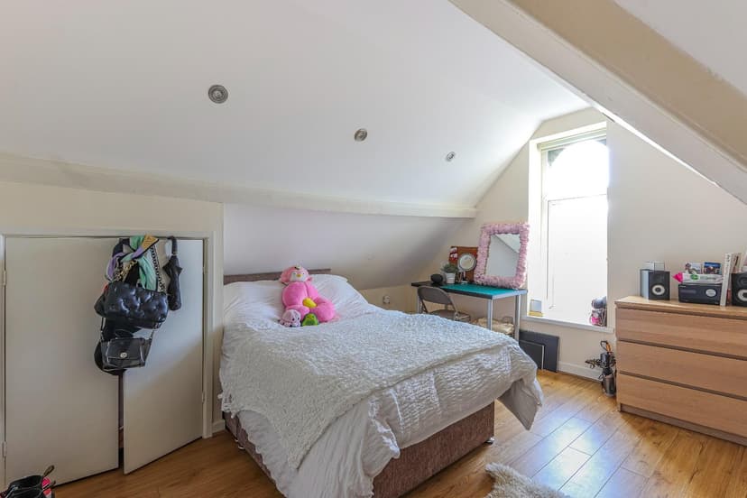 4, 34 Gordon Road - Image 4