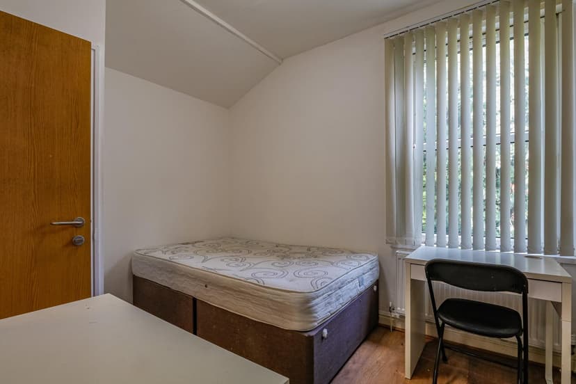 ROOMS, 92 Colum Road - Image 16