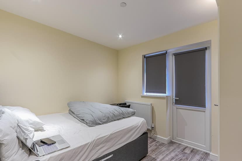 2, 6 Cyril Crescent - Image 7