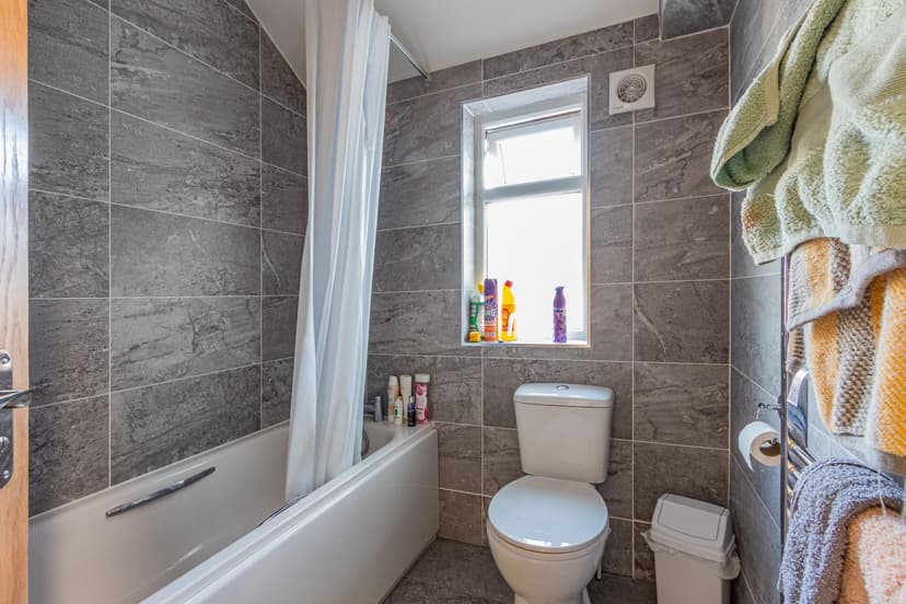 10 Brithdir Street - Image 13