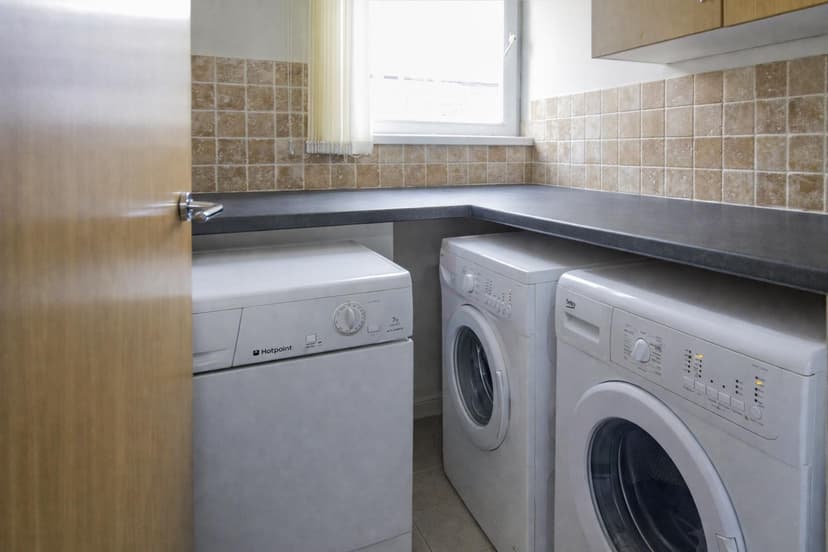 20 Treherbert Street - Image 13