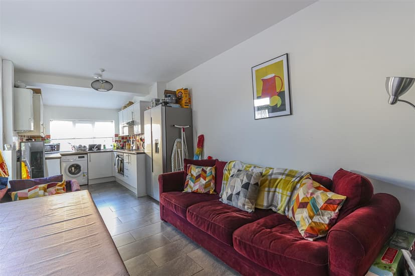 59 Dogfield Street - Image 1