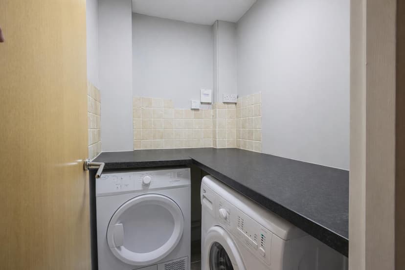 14 Treherbert Street - Image 12