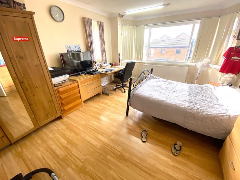 39 Elm Park - Image 8