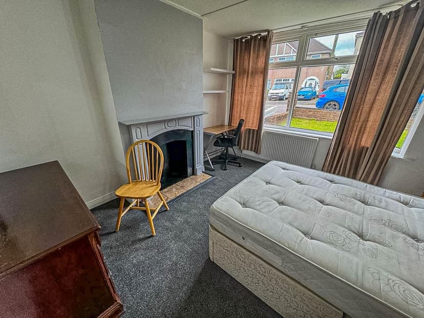 115 Mackie Road - Image 6