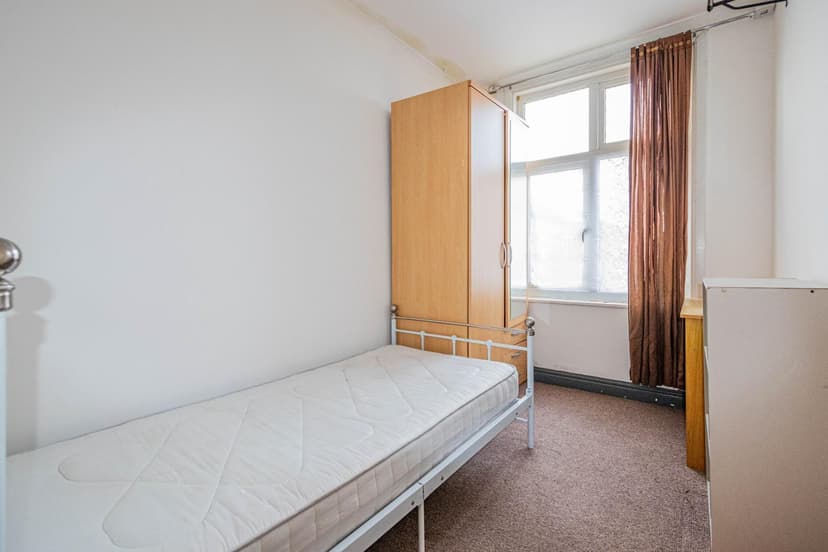 539 Filton Avenue - Image 10