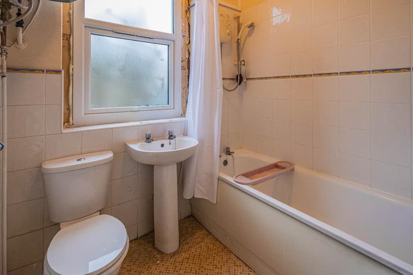 Studio 1, 40 Burghley Road - Image 6