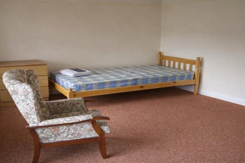 883 Filton Avenue - Image 5