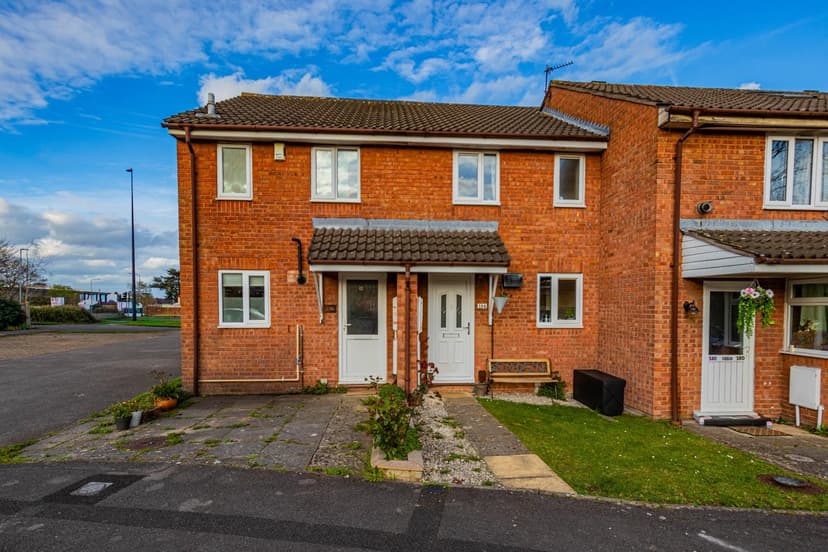 186 Oaktree Crescent - Image 1