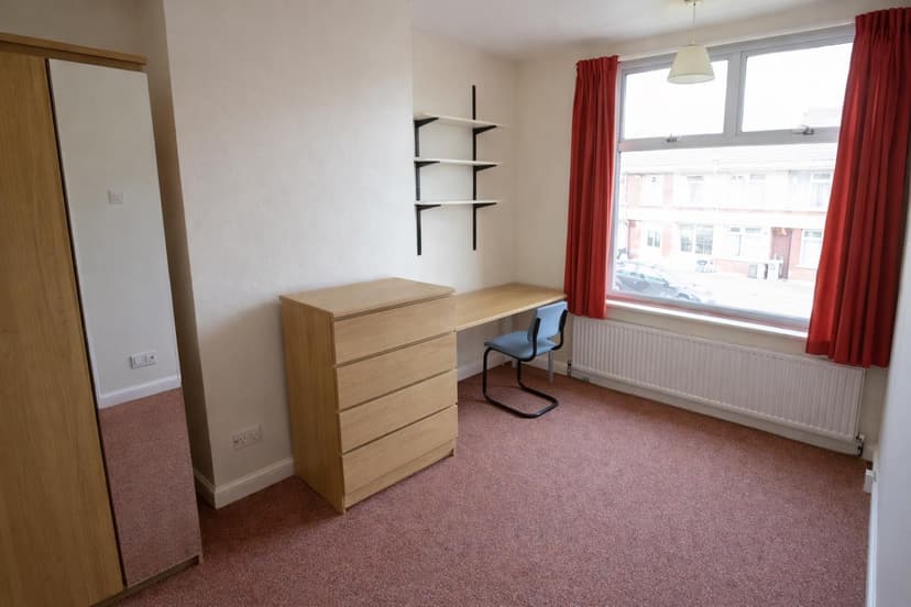 496 Filton Avenue - Image 3