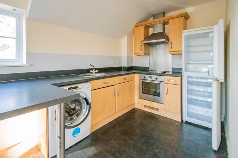 5 Coombe Brook Close - Image 4
