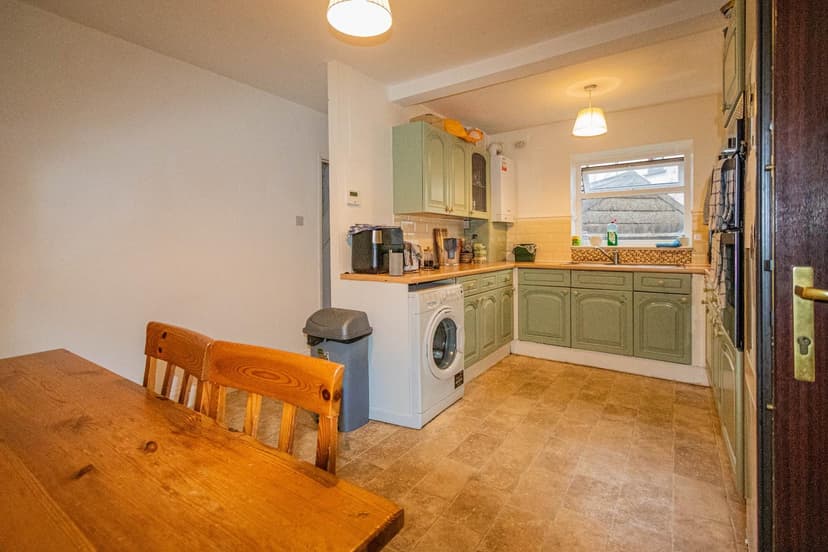 30 Rodney Crescent - Image 2