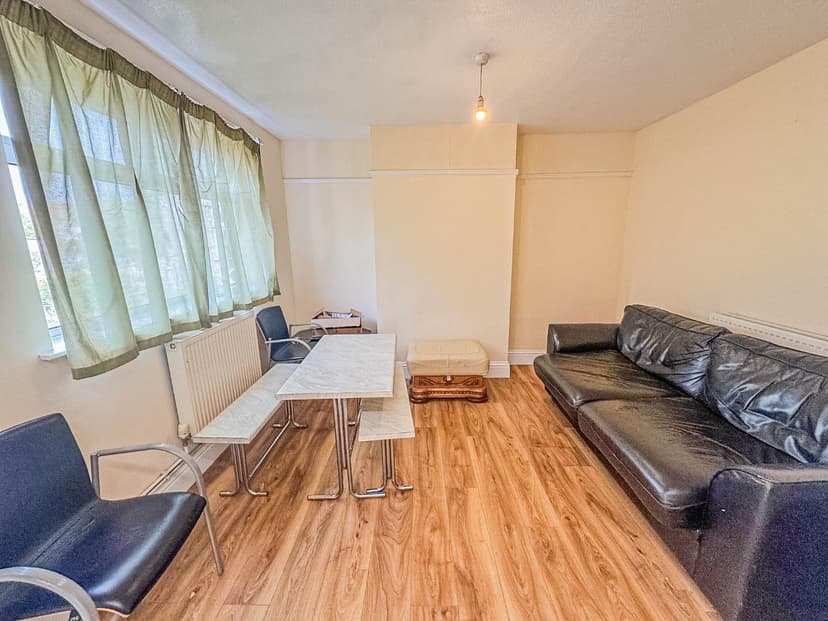 18 Eighth Avenue - Image 6