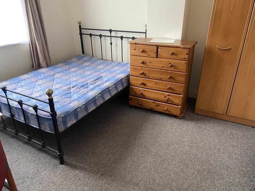 843 Filton Avenue - Image 3