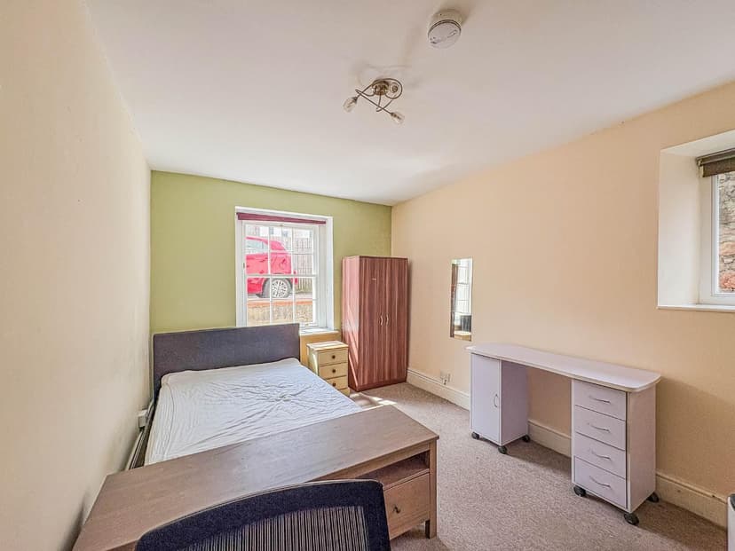 Room 2, 13 Melrose Place - Image 6