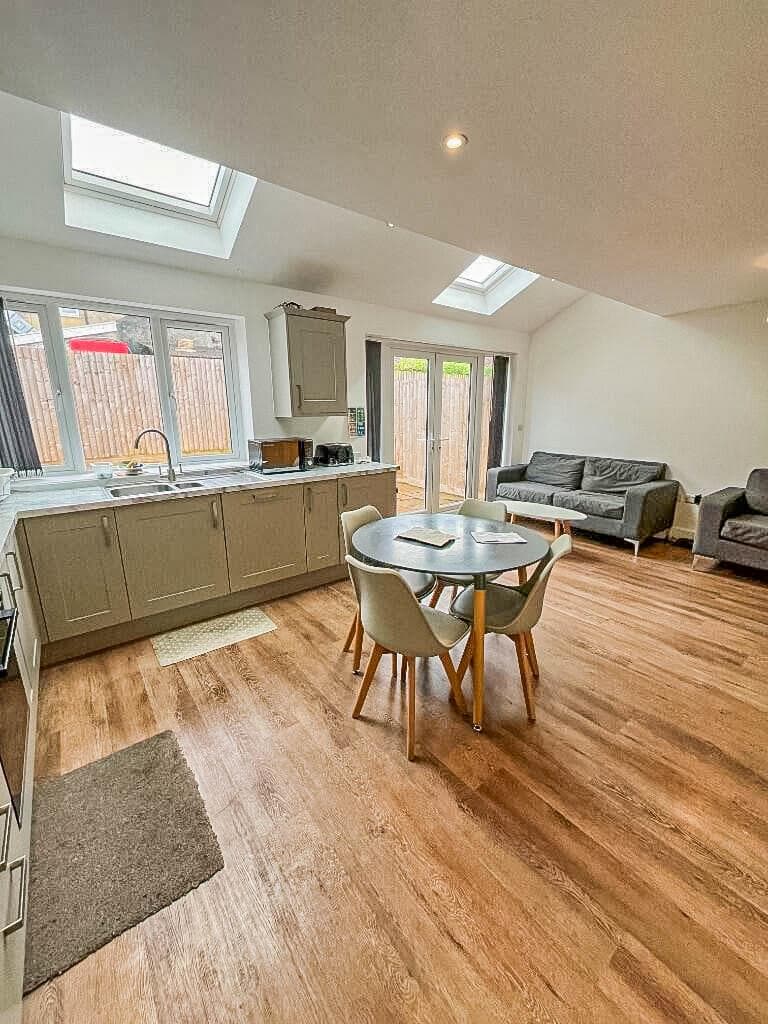 8 Cinderford Close - Image 2