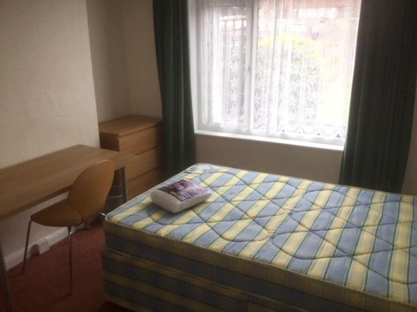 16 Sixth Avenue - Image 3