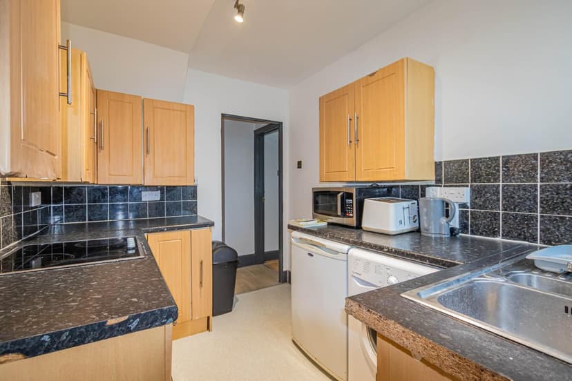 539 Filton Avenue - Image 2