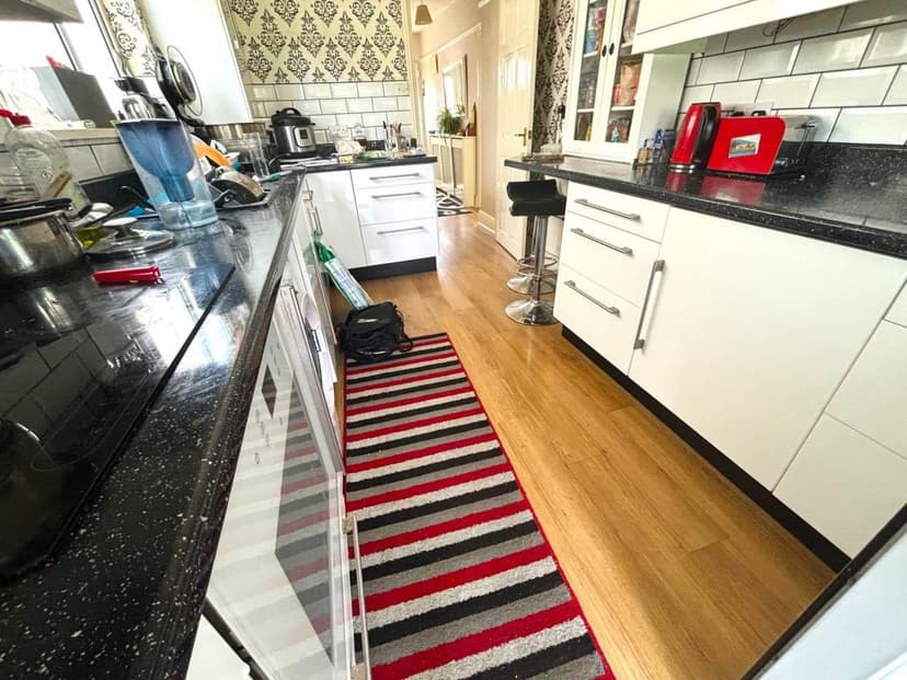 22 Mackie Avenue - Image 3