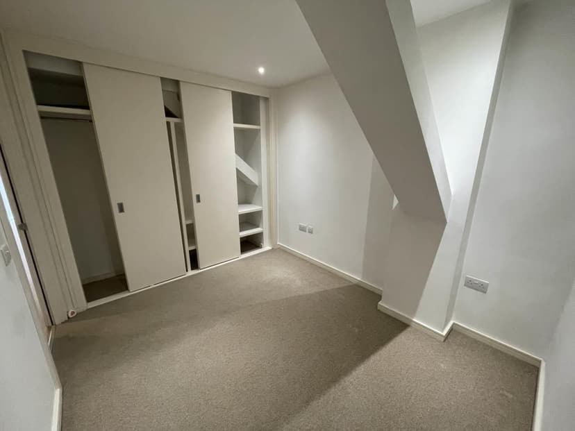 514 Airpoint Skypark Road - Image 8