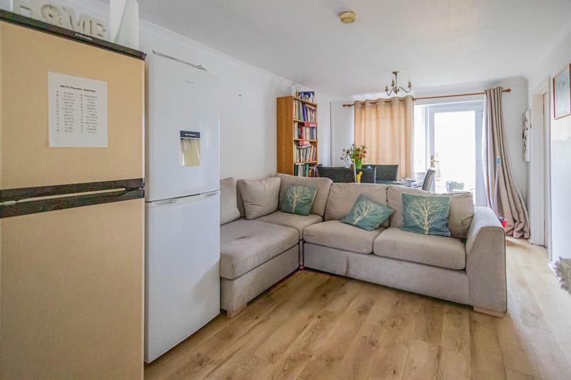 Room 1, 5 Britannia Crescent - Image 7