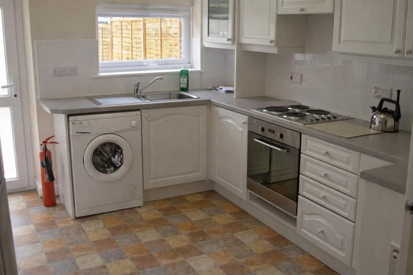 883 Filton Avenue - Image 2