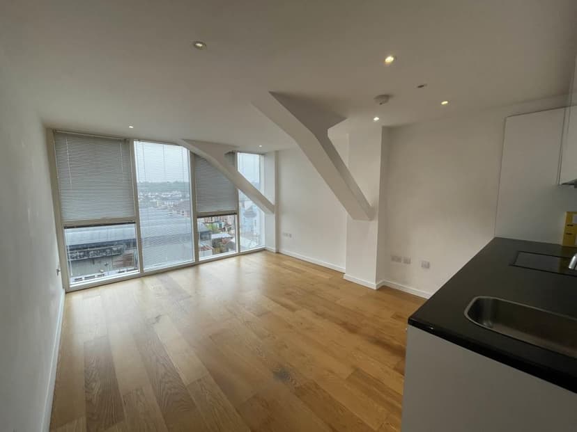 514 Airpoint Skypark Road - Image 3