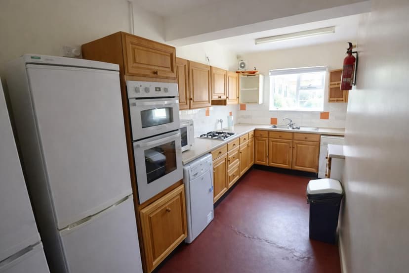 496 Filton Avenue - Image 2