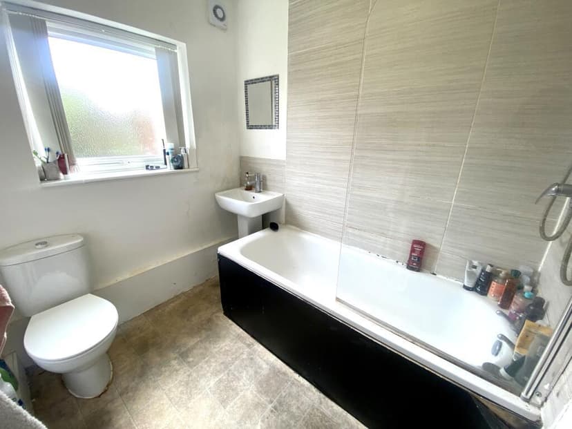 47 Eighth Avenue - Image 3